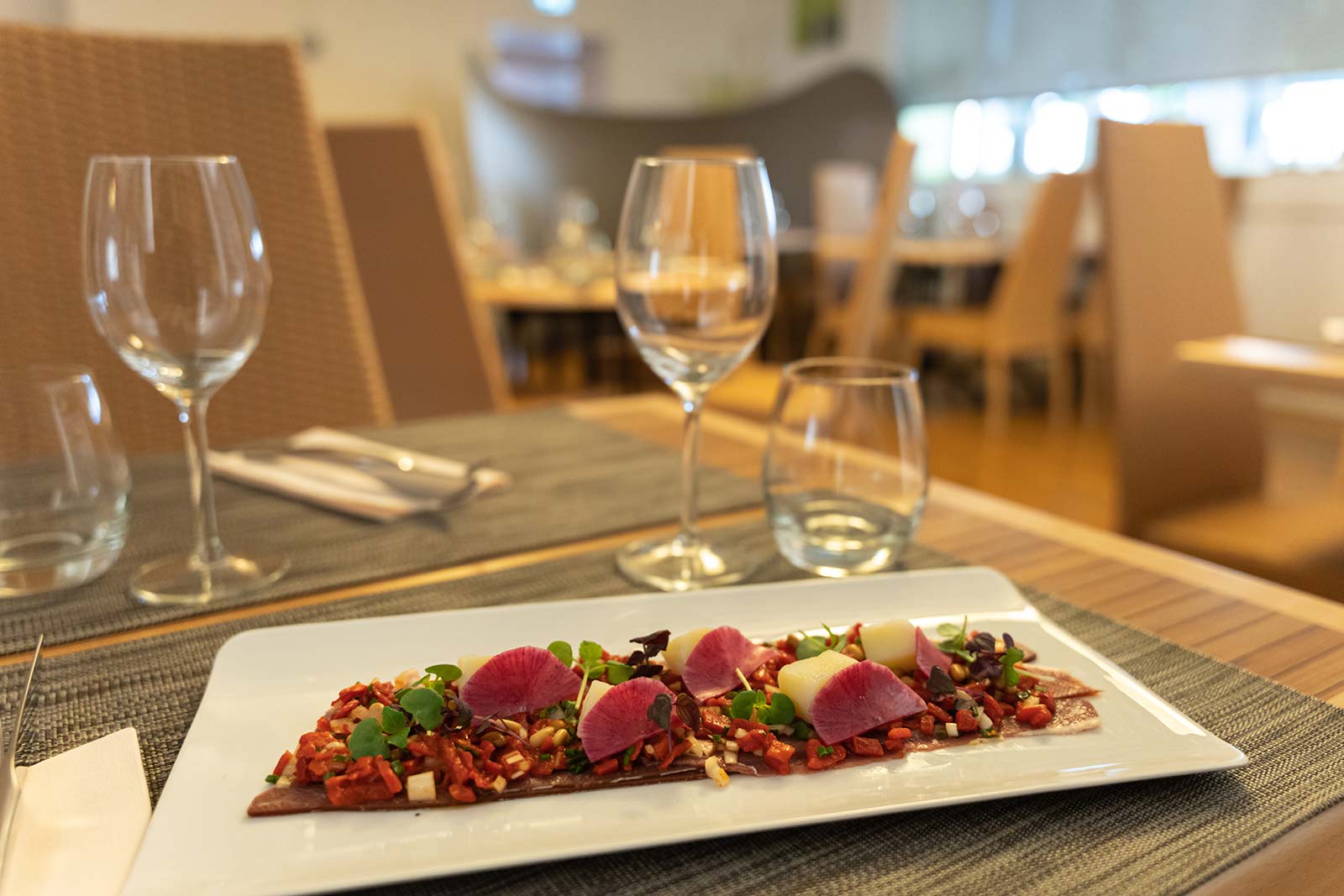 Plate of gourmet salad at restaurant near Saintes